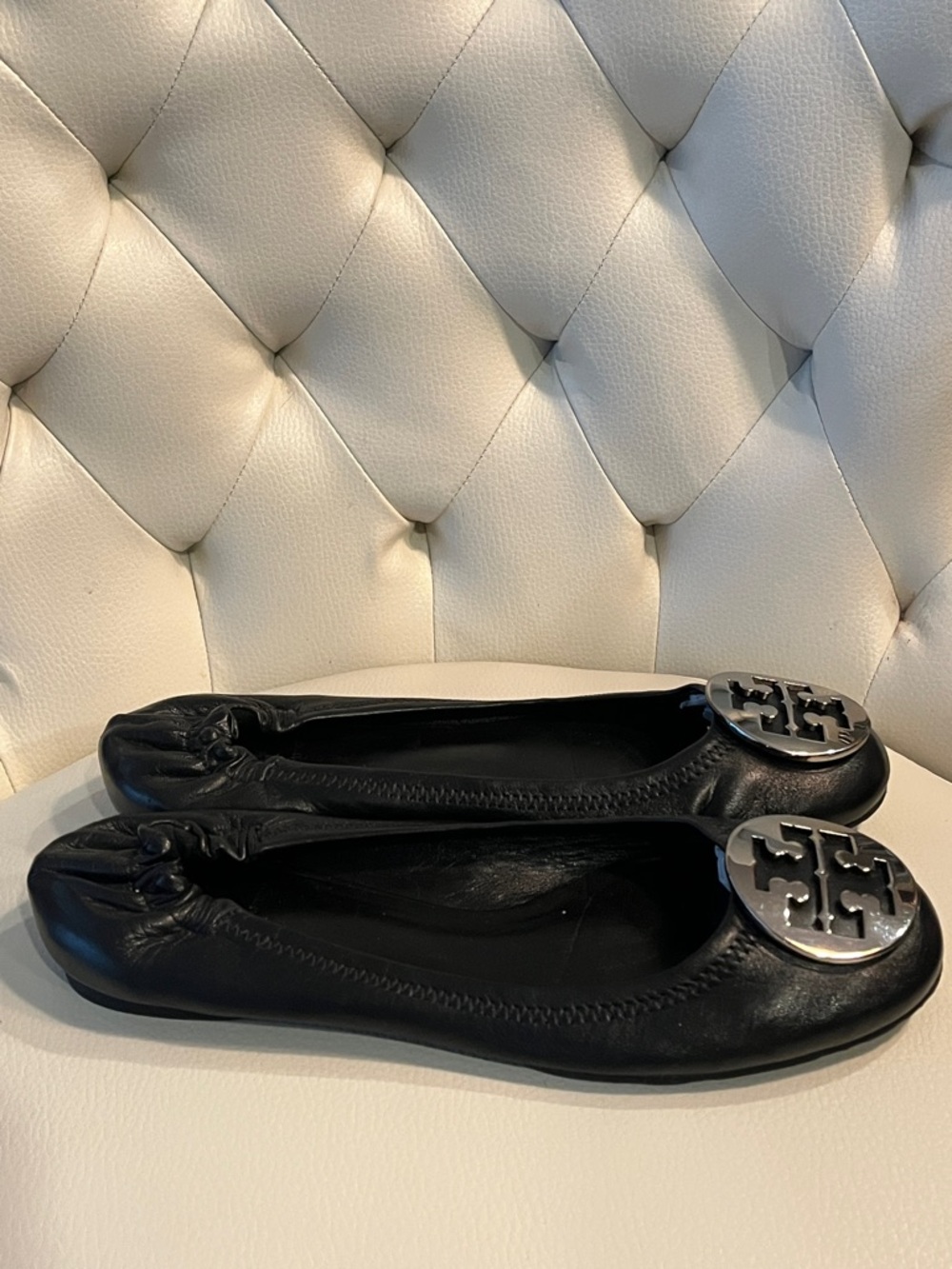 Tory Burch Black Leather Logo Round-Toe Ballet Flats MINT Size 8.5 - Picture 5 of 11